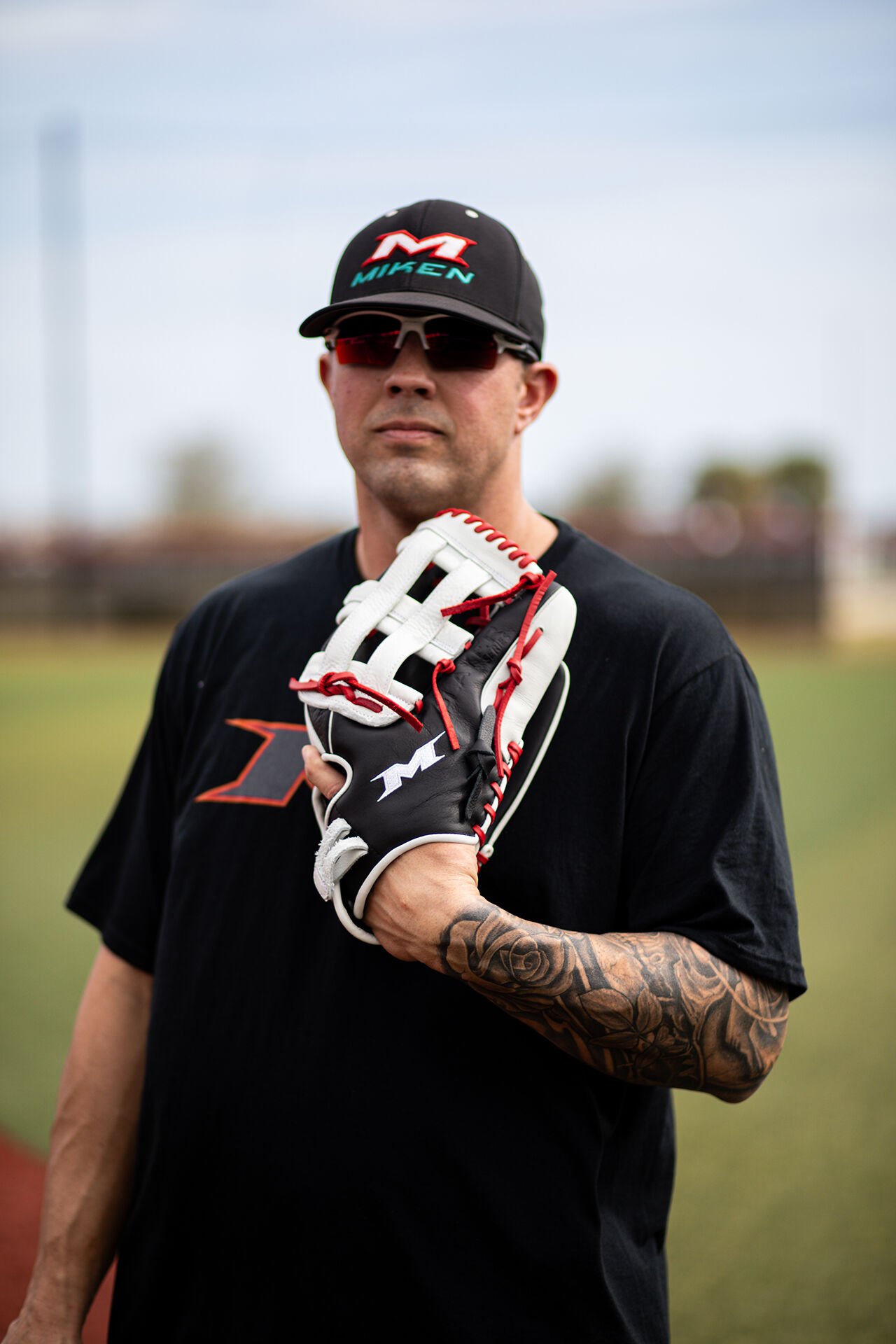 Miken Player Series 13.5 in Slowpitch Glove | Miken