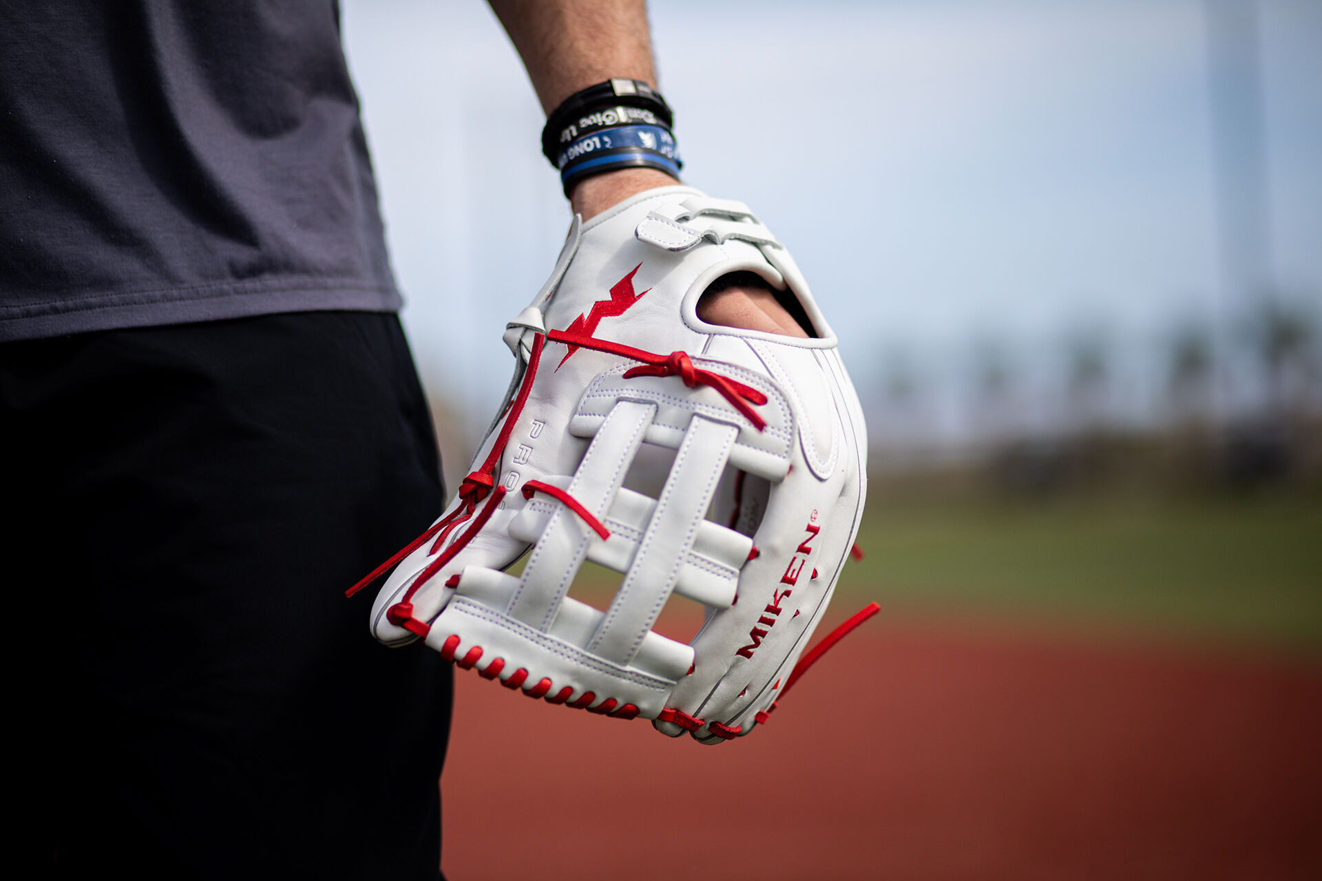 13.5 softball glove 2025