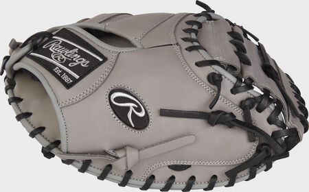 2021 Exclusive Heart of the Hide 34-Inch Catcher's Mitt, Yadier Molina  Pattern