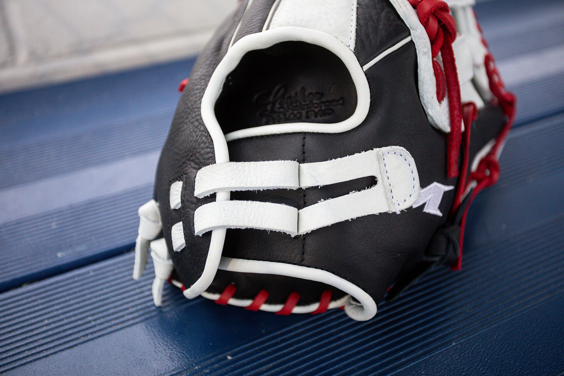 Miken Player Series 13.5 in Slowpitch Glove | Miken